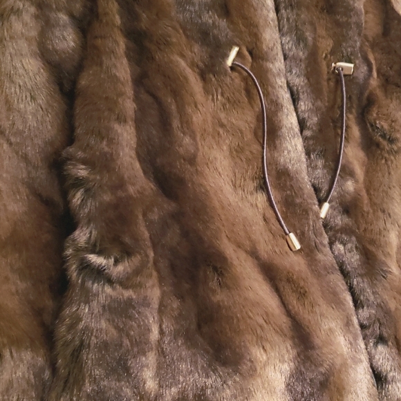 Ellen Tracy NEW VEST Crushed Faux Fur Women's L Drawstring Waist BROWN BLACK NWT - Picture 10 of 16